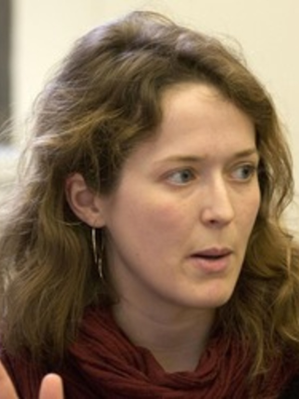  Emma Mackinnon