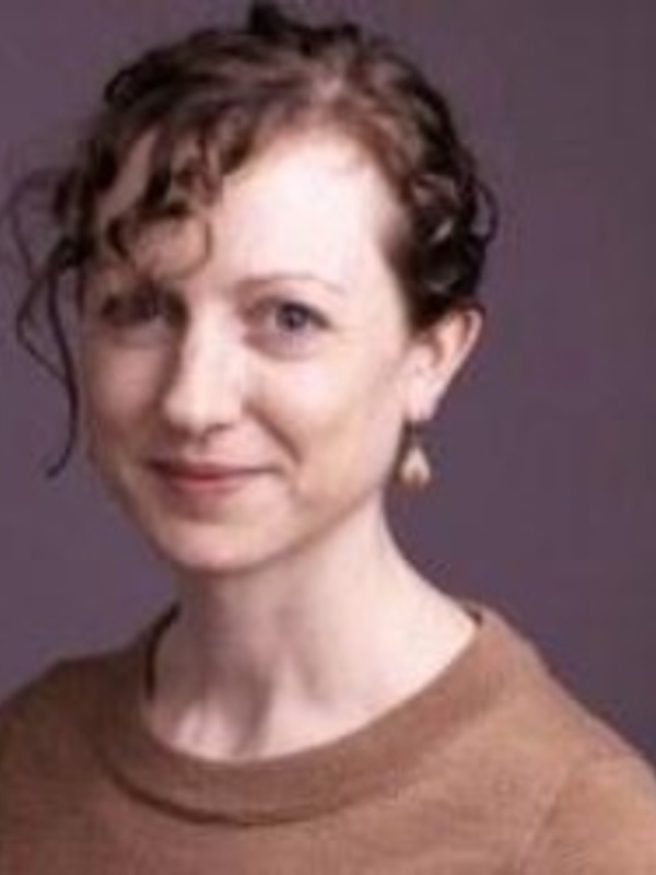  Julia Guarneri