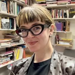 Portrait head-shot of Professor Amy Tobin