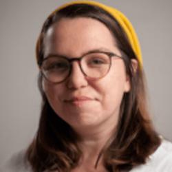 Portrait head-shot of Hannah Peterson